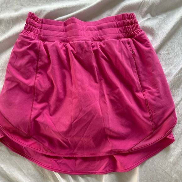 Lululemon hotty hot hi-rise skirt longer length size 4 sonic pink - Picture 2 of 4